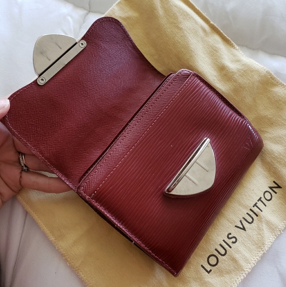 Louis Vuitton Koala wallet with ID slot - Picture 6 of 8